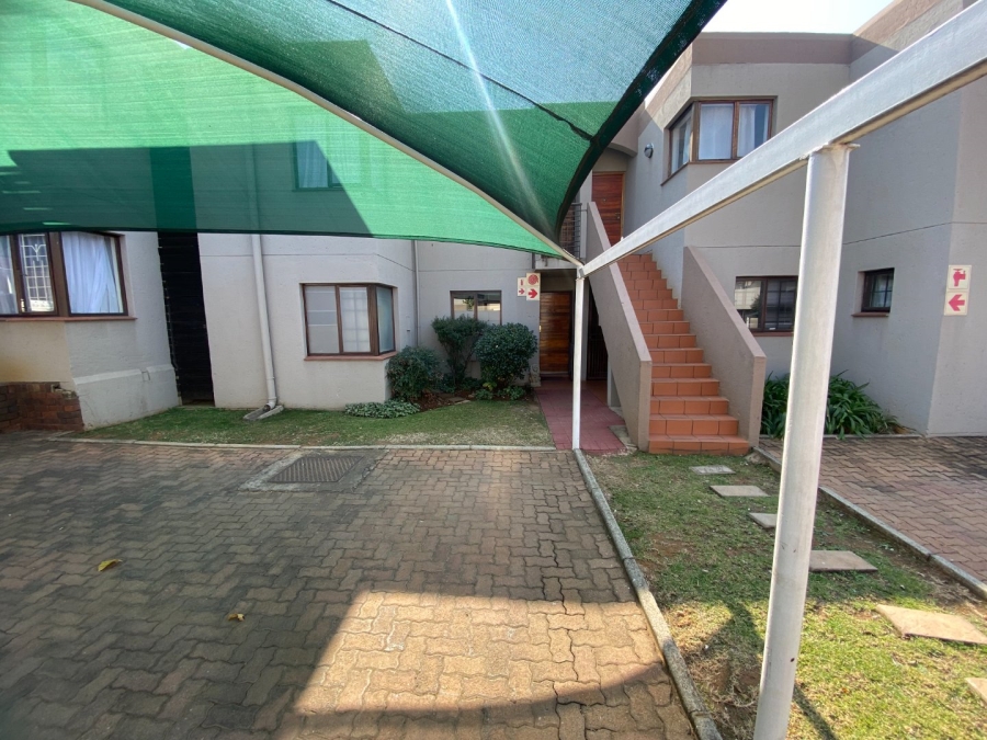2 Bedroom Property for Sale in Glenvista Gauteng