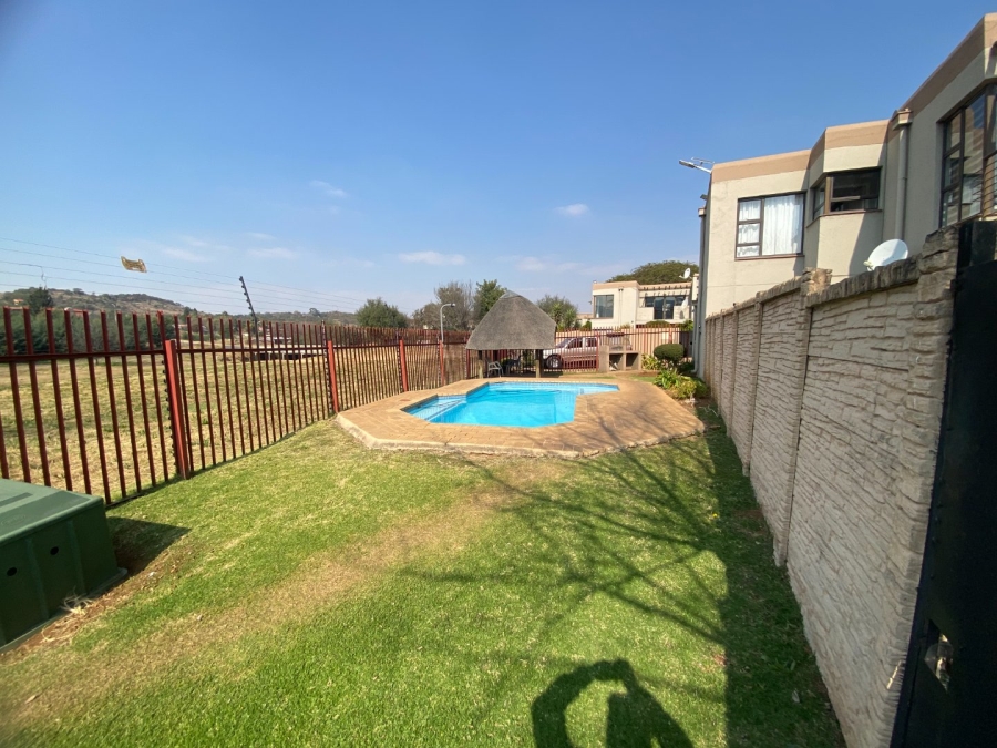 2 Bedroom Property for Sale in Glenvista Gauteng