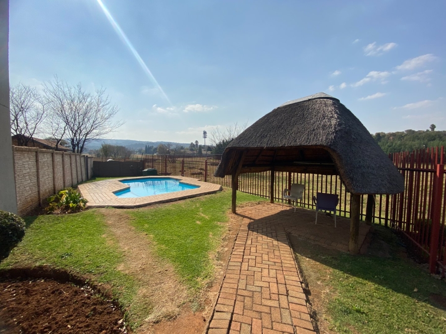 2 Bedroom Property for Sale in Glenvista Gauteng
