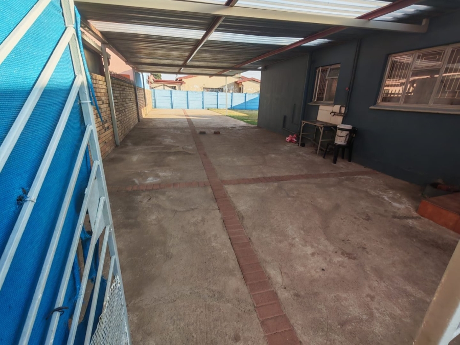 3 Bedroom Property for Sale in Lenasia Ext 6 Gauteng