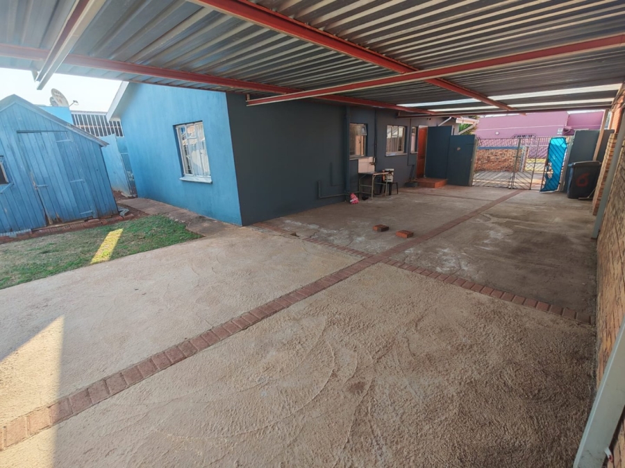 3 Bedroom Property for Sale in Lenasia Ext 6 Gauteng