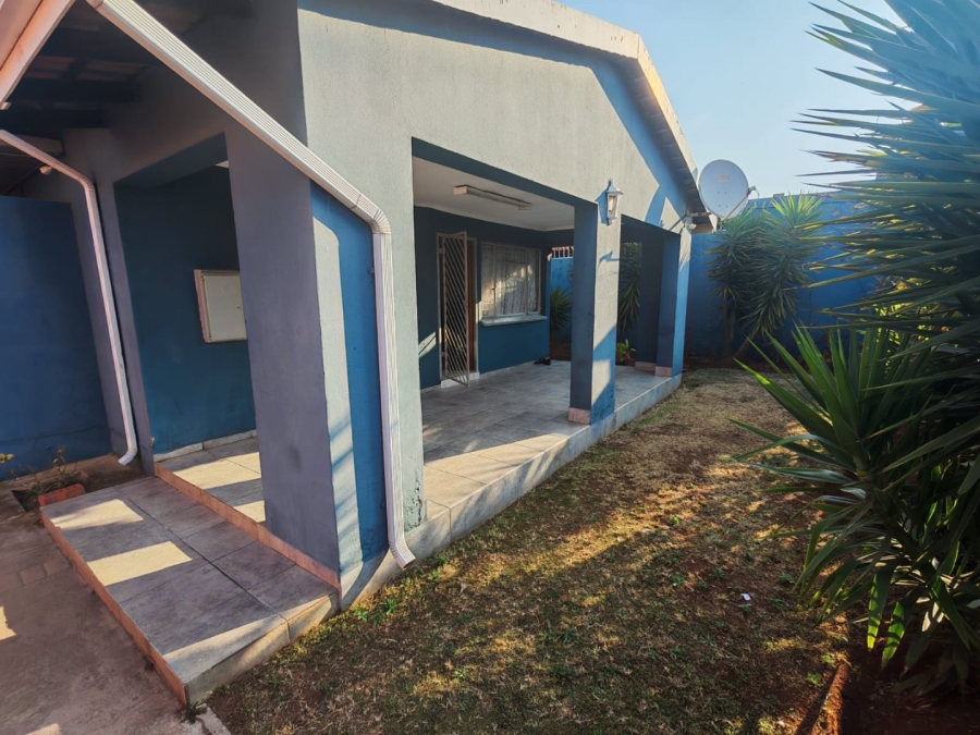 3 Bedroom Property for Sale in Lenasia Ext 6 Gauteng