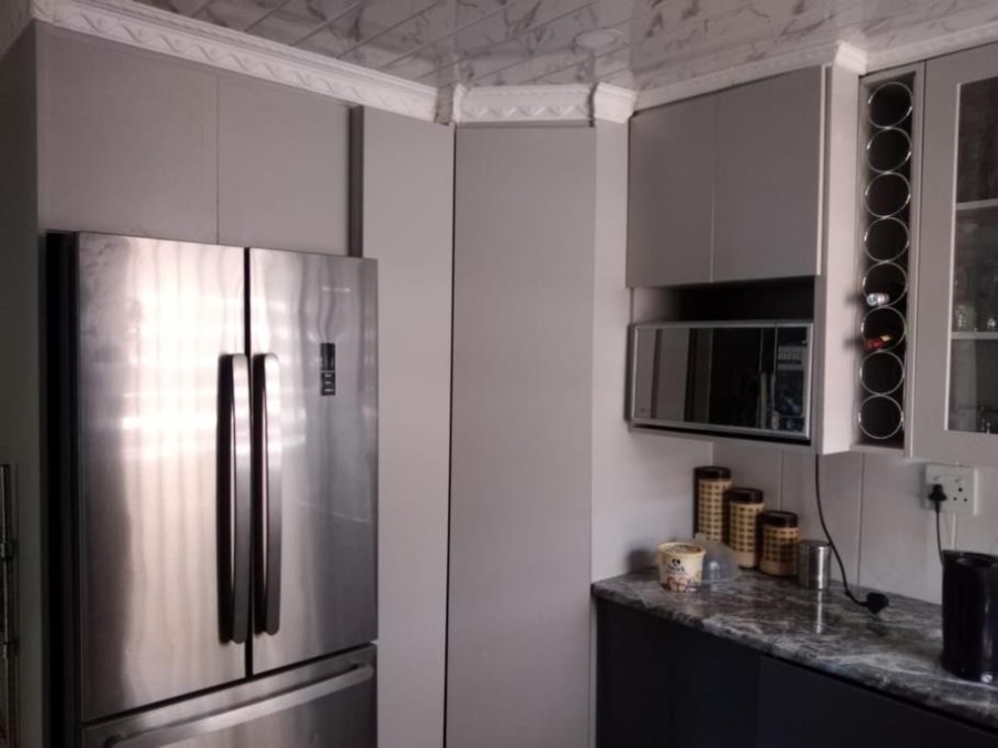 3 Bedroom Property for Sale in Moleleki Gauteng
