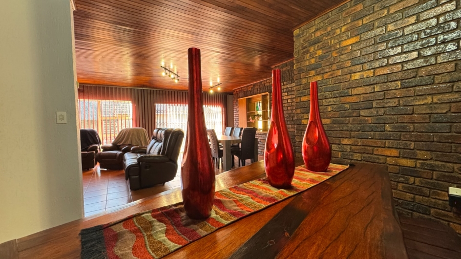 4 Bedroom Property for Sale in Three Rivers East Gauteng