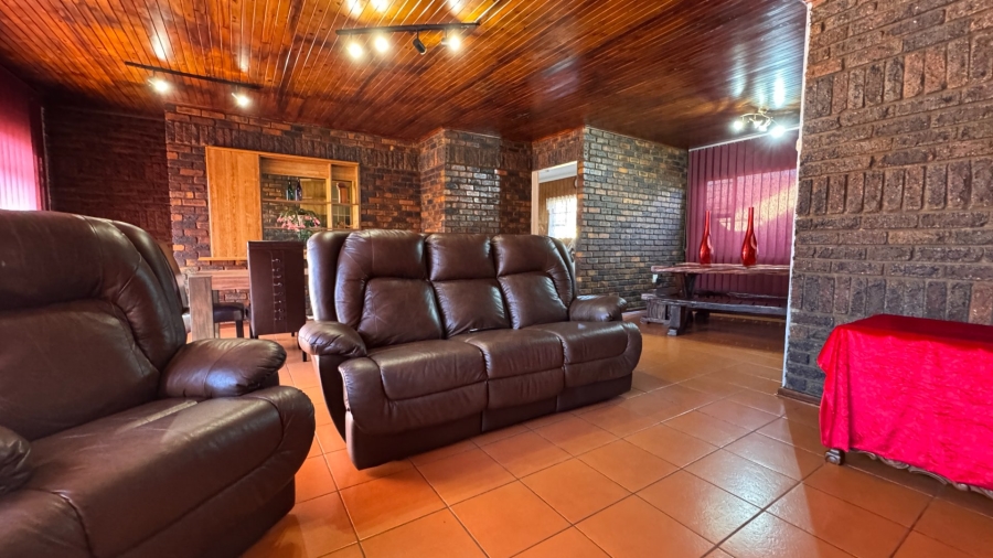 4 Bedroom Property for Sale in Three Rivers East Gauteng
