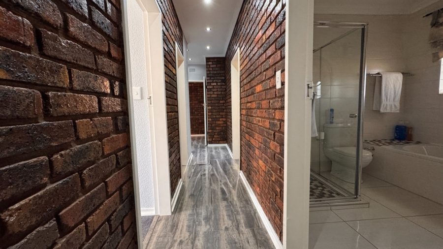 4 Bedroom Property for Sale in Three Rivers East Gauteng