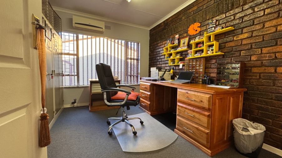 4 Bedroom Property for Sale in Three Rivers East Gauteng