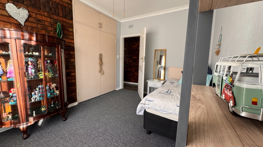 4 Bedroom Property for Sale in Three Rivers East Gauteng