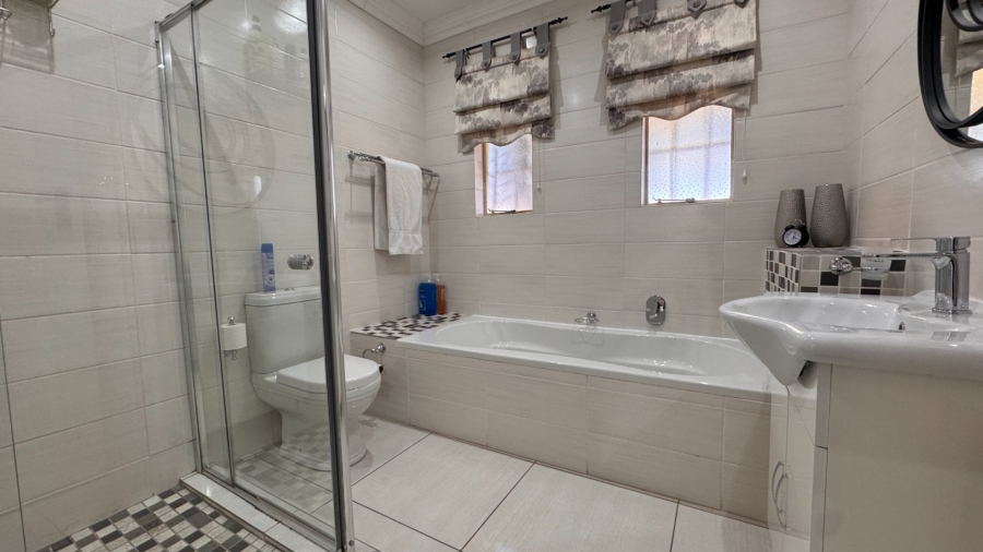 4 Bedroom Property for Sale in Three Rivers East Gauteng