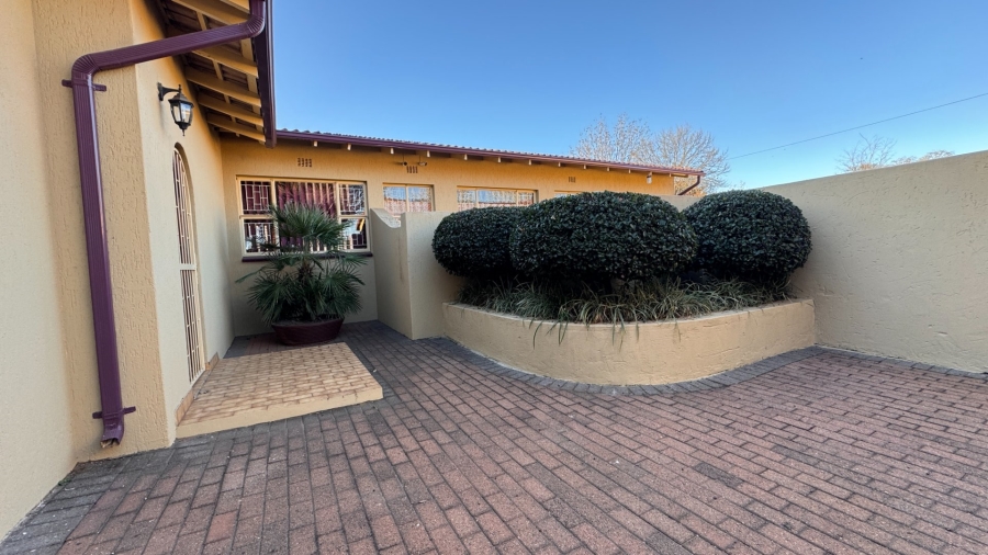 4 Bedroom Property for Sale in Three Rivers East Gauteng