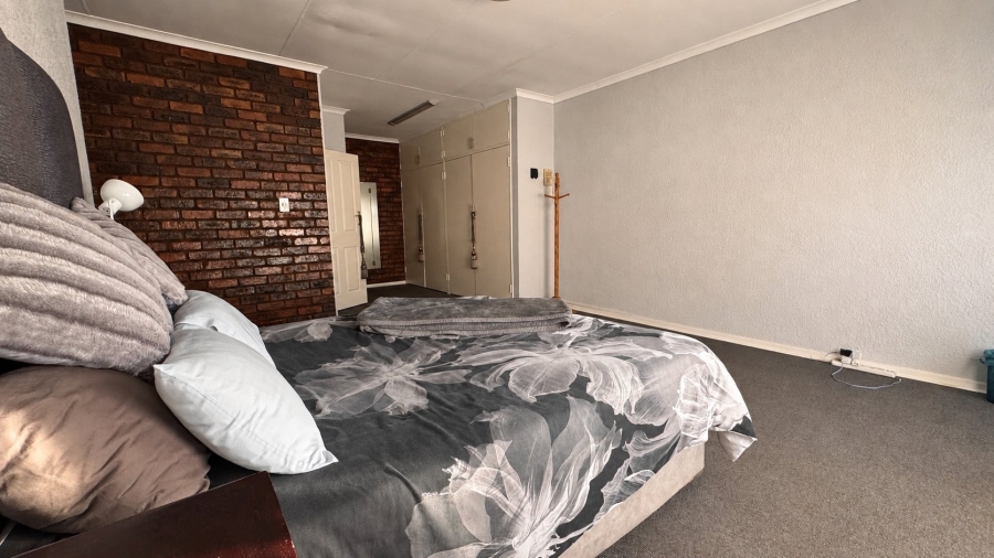 4 Bedroom Property for Sale in Three Rivers East Gauteng