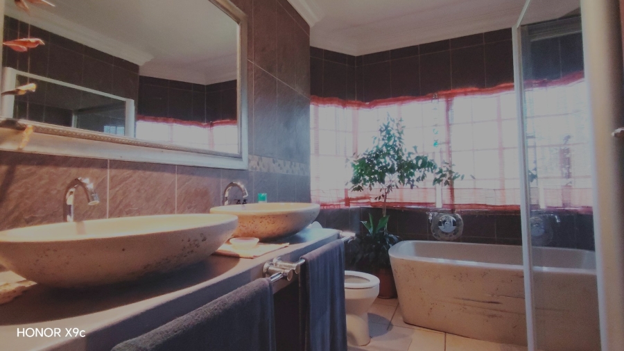 Commercial Property for Sale in Mooilande Gauteng
