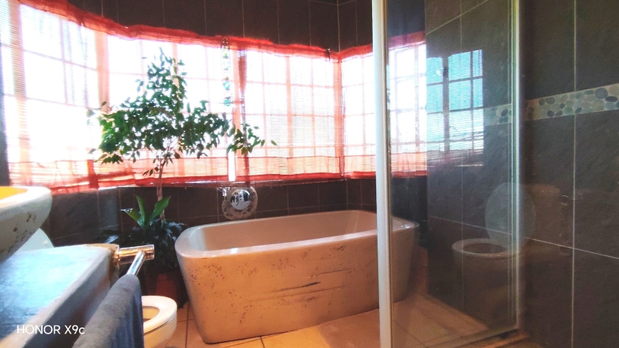 Commercial Property for Sale in Mooilande Gauteng