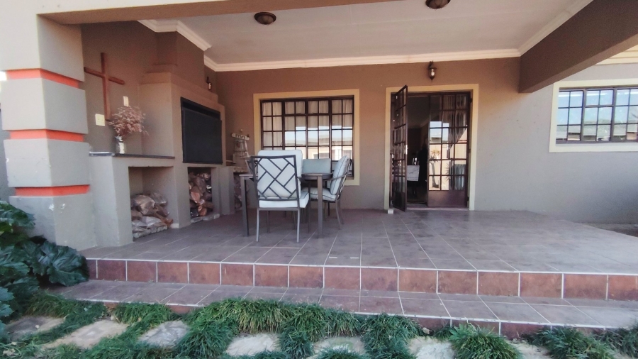 Commercial Property for Sale in Mooilande Gauteng
