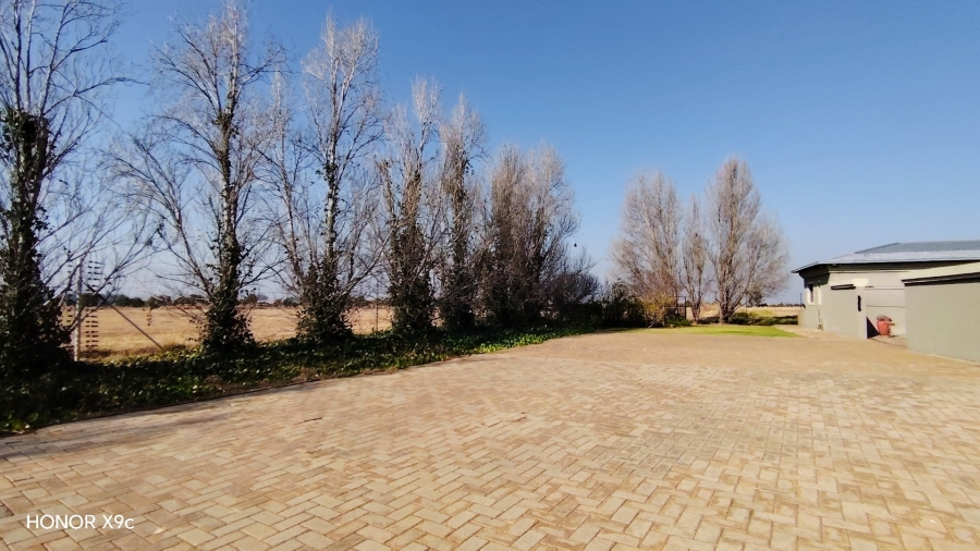 Commercial Property for Sale in Mooilande Gauteng