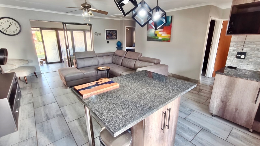 4 Bedroom Property for Sale in Misty Bay Gauteng