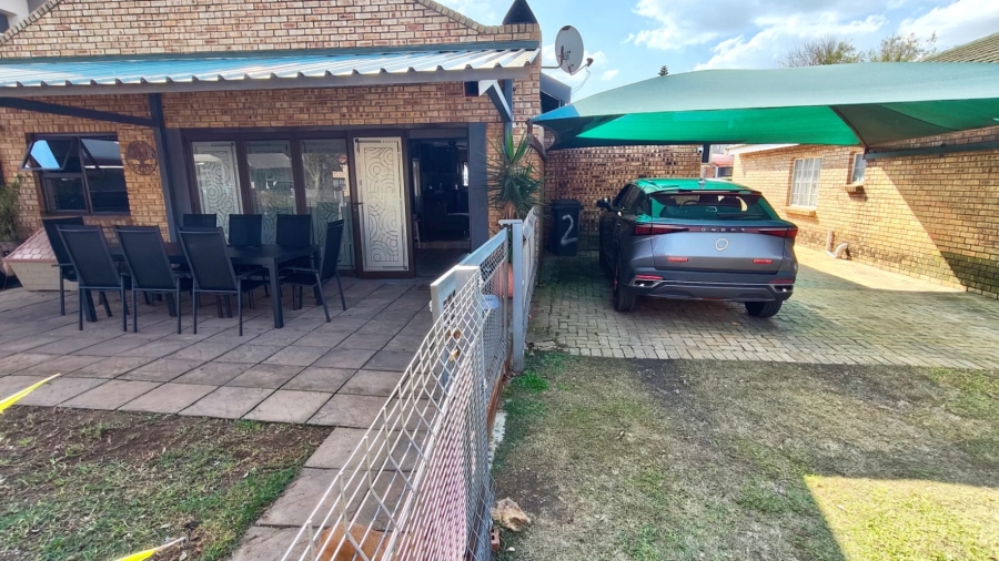 4 Bedroom Property for Sale in Misty Bay Gauteng