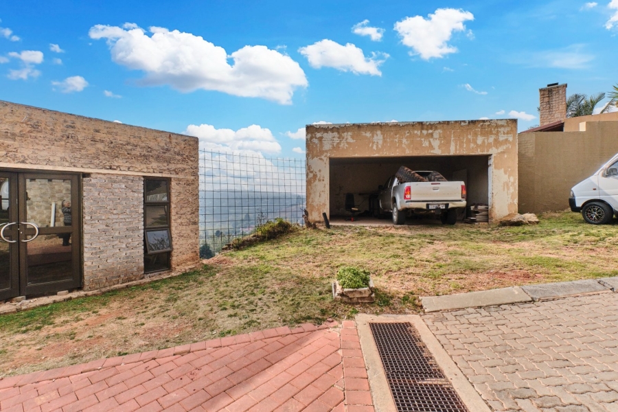 Commercial Property for Sale in Roodekrans A H Gauteng