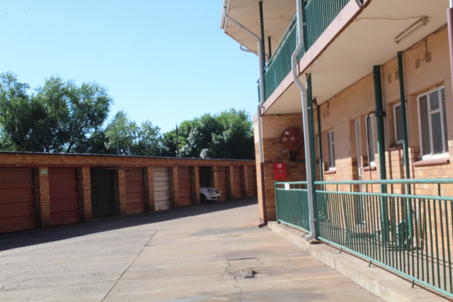 1 Bedroom Property for Sale in Vanderbijlpark CW 1 Gauteng