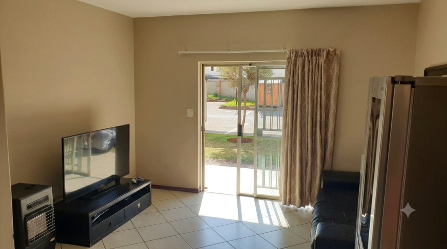 2 Bedroom Property for Sale in Monavoni Gauteng