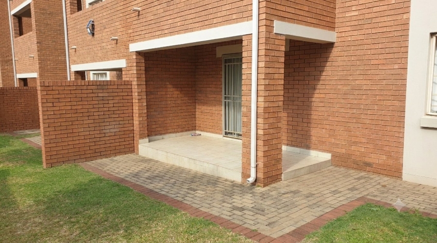 2 Bedroom Property for Sale in Monavoni Gauteng
