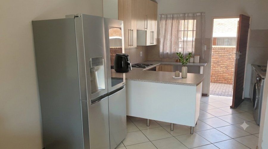 2 Bedroom Property for Sale in Monavoni Gauteng