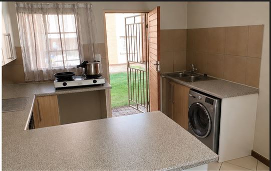 2 Bedroom Property for Sale in Monavoni Gauteng