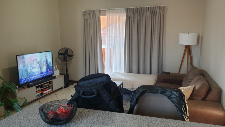 2 Bedroom Property for Sale in Monavoni Gauteng