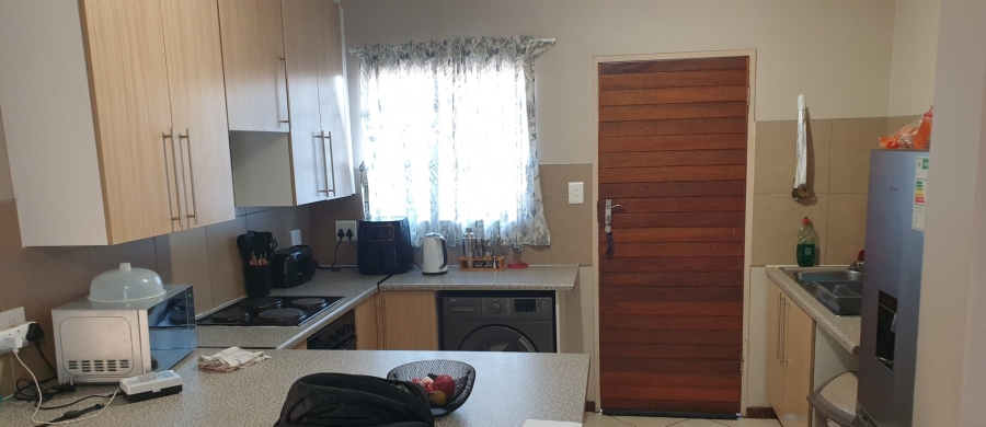 2 Bedroom Property for Sale in Monavoni Gauteng