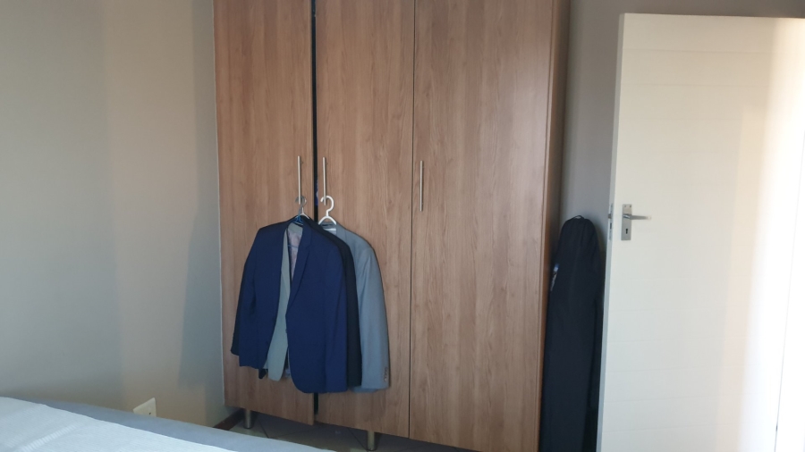 2 Bedroom Property for Sale in Monavoni Gauteng