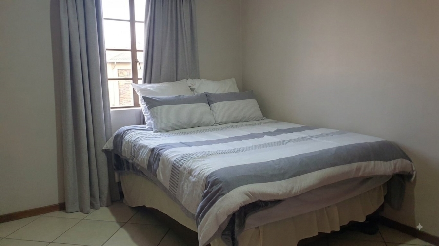 2 Bedroom Property for Sale in Monavoni Gauteng