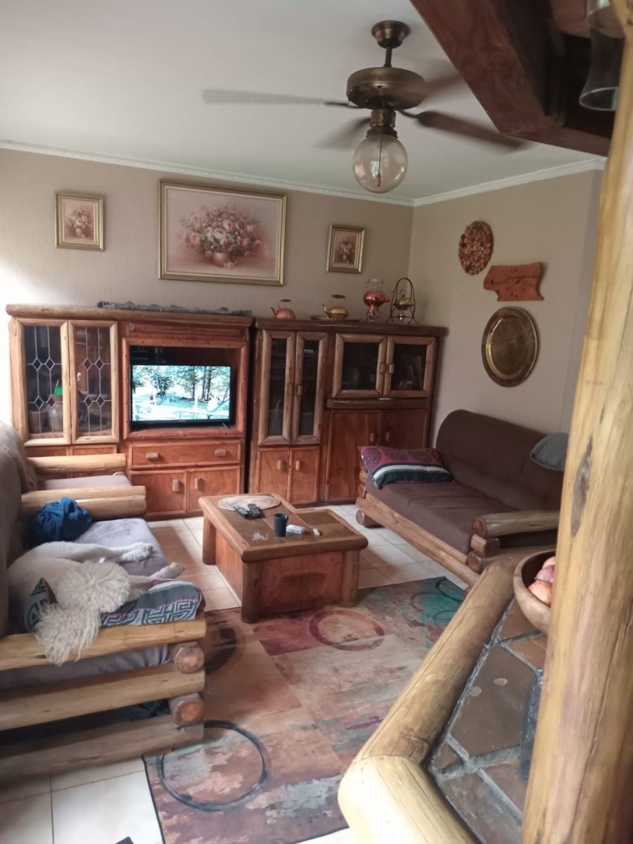 2 Bedroom Property for Sale in Dorandia Gauteng