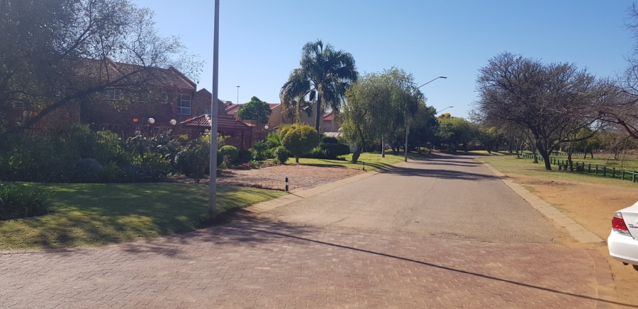 2 Bedroom Property for Sale in Dorandia Gauteng
