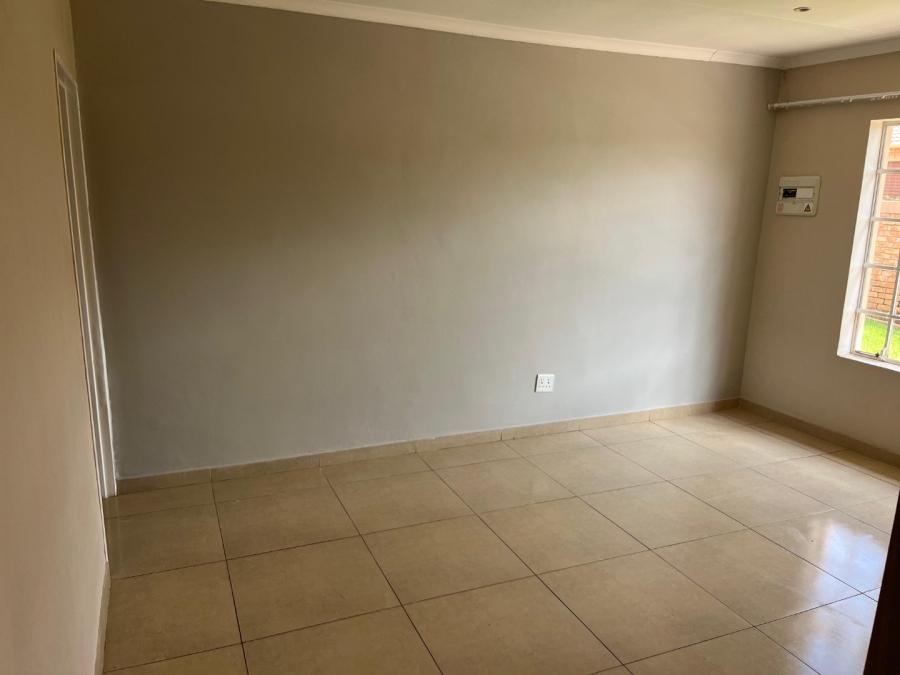 To Let 3 Bedroom Property for Rent in Amorosa Gauteng