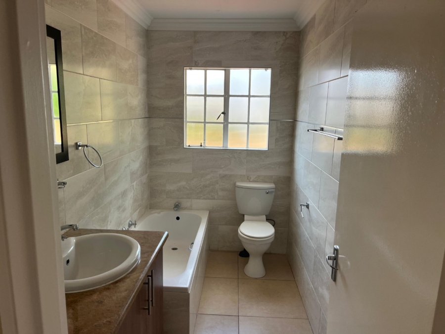 To Let 3 Bedroom Property for Rent in Amorosa Gauteng
