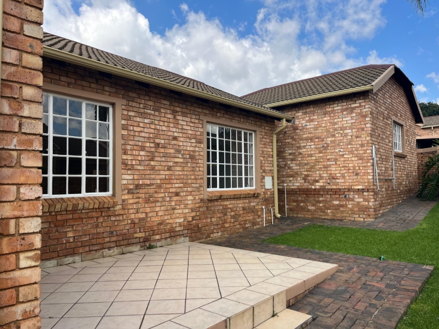 To Let 3 Bedroom Property for Rent in Amorosa Gauteng