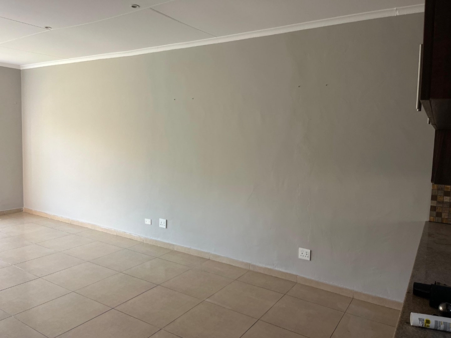 To Let 3 Bedroom Property for Rent in Amorosa Gauteng