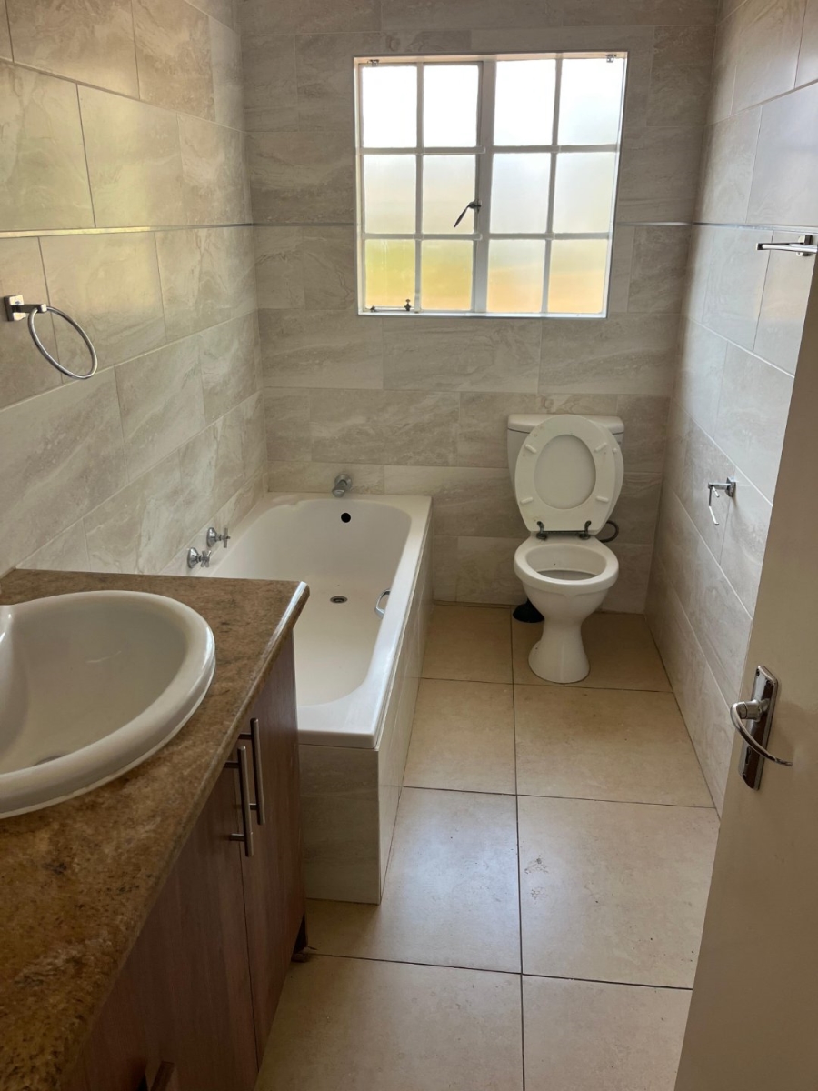 To Let 3 Bedroom Property for Rent in Amorosa Gauteng