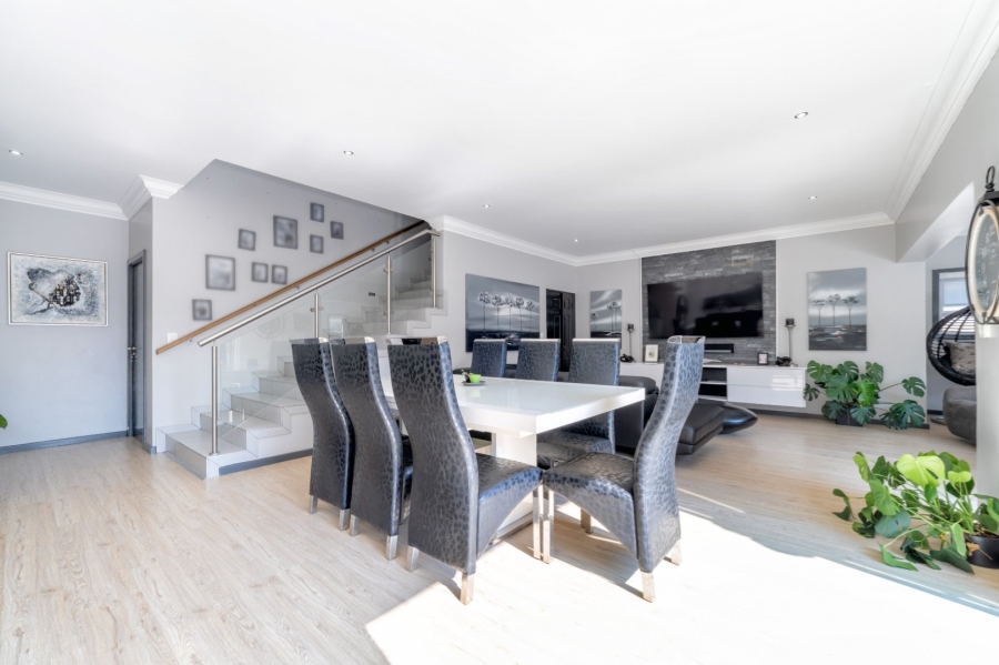 4 Bedroom Property for Sale in Olivedale Gauteng