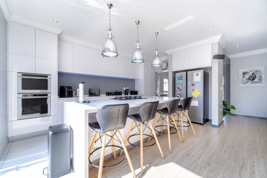 4 Bedroom Property for Sale in Olivedale Gauteng