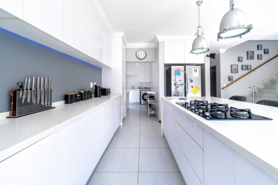 4 Bedroom Property for Sale in Olivedale Gauteng