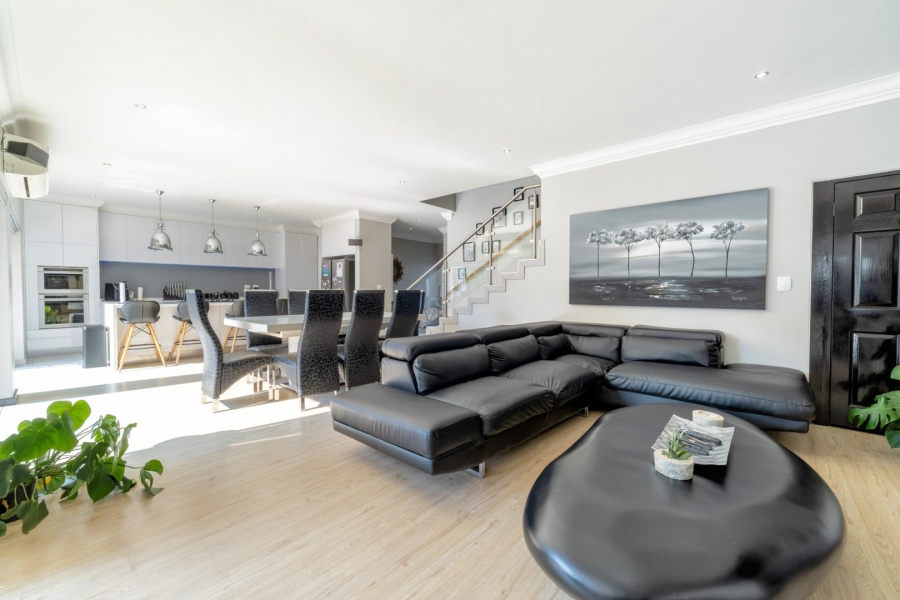4 Bedroom Property for Sale in Olivedale Gauteng