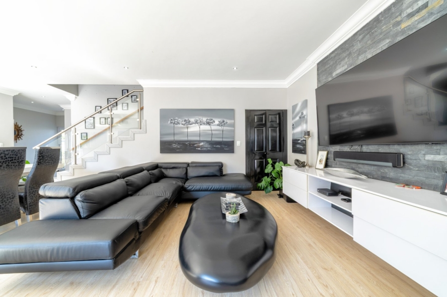4 Bedroom Property for Sale in Olivedale Gauteng