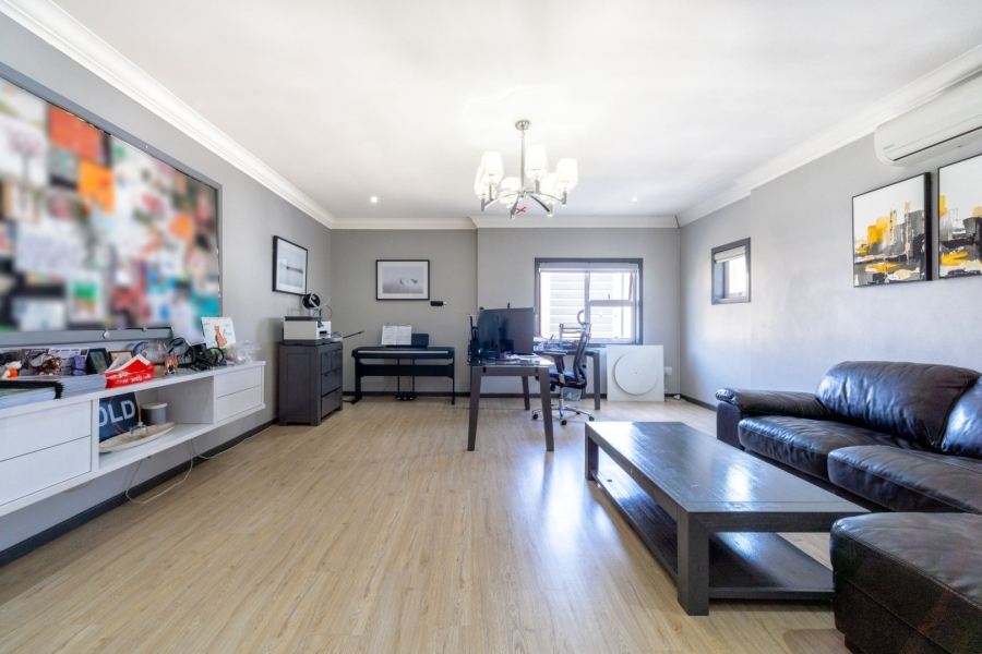 4 Bedroom Property for Sale in Olivedale Gauteng