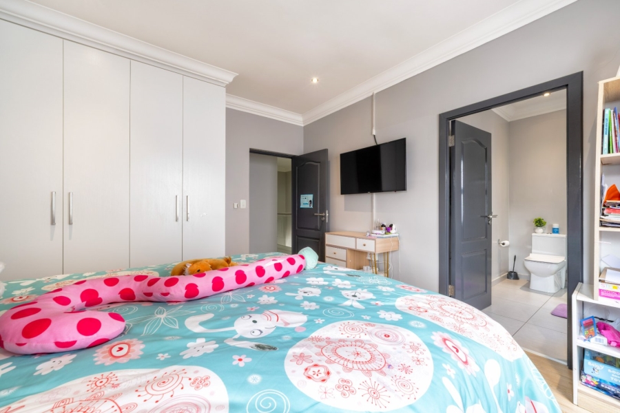 4 Bedroom Property for Sale in Olivedale Gauteng