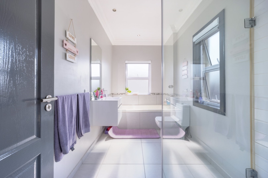 4 Bedroom Property for Sale in Olivedale Gauteng