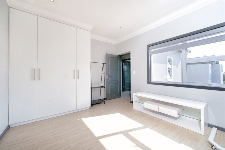 4 Bedroom Property for Sale in Olivedale Gauteng