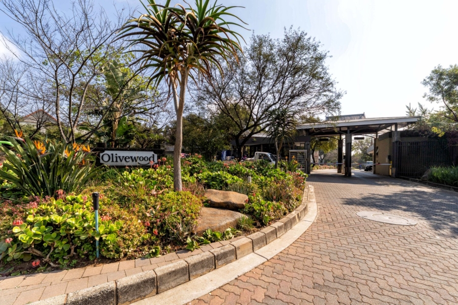 4 Bedroom Property for Sale in Olivedale Gauteng