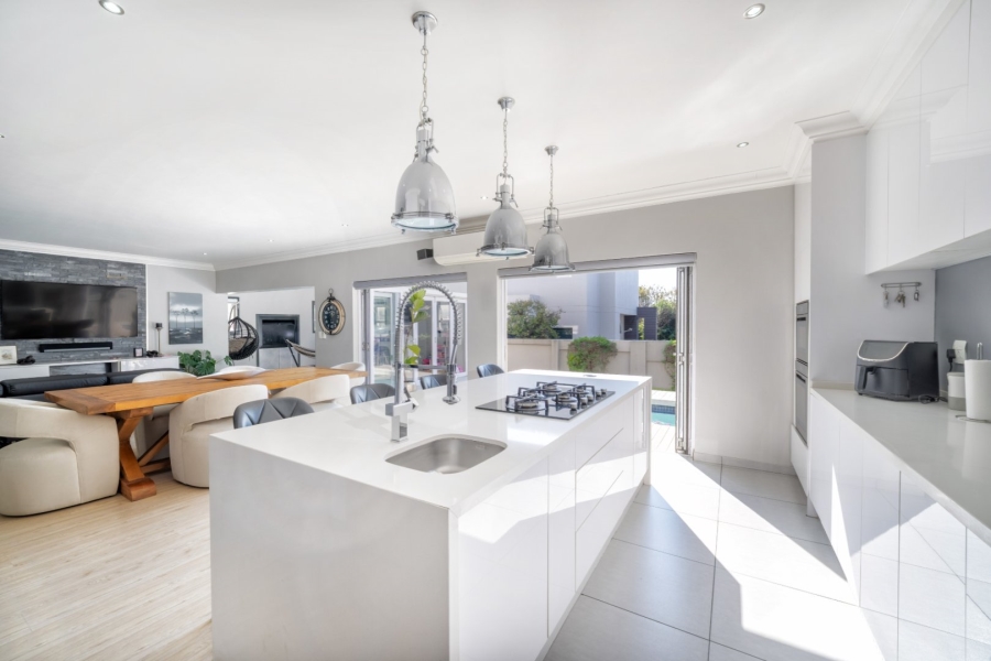 4 Bedroom Property for Sale in Olivedale Gauteng