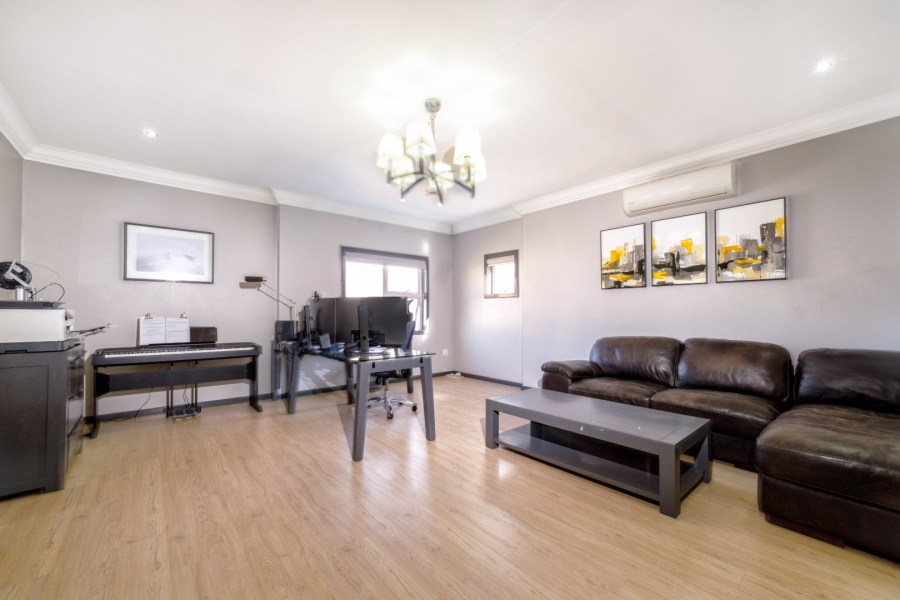 4 Bedroom Property for Sale in Olivedale Gauteng